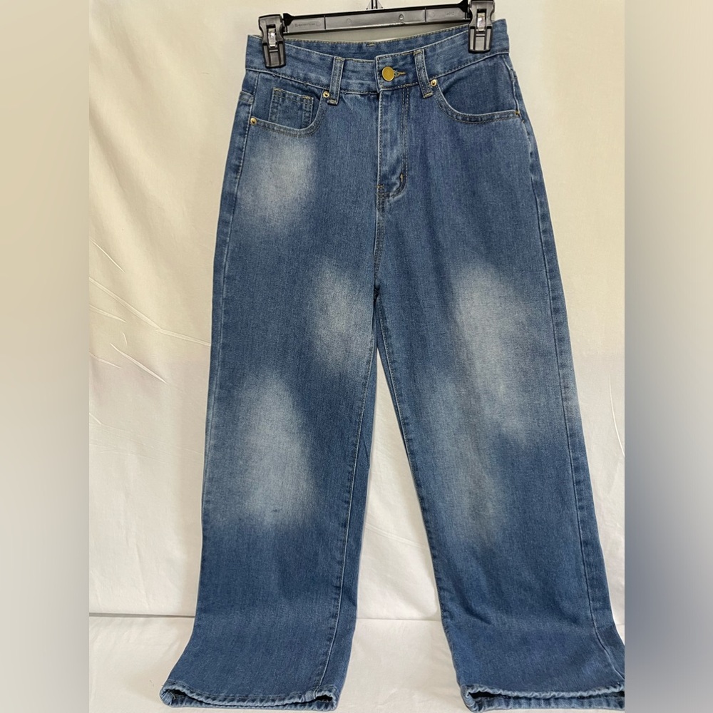 Wide legged jeans  w/high waist Size S